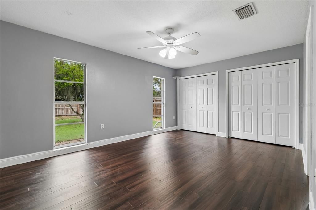 For Rent: $2,650 (4 beds, 2 baths, 1822 Square Feet)