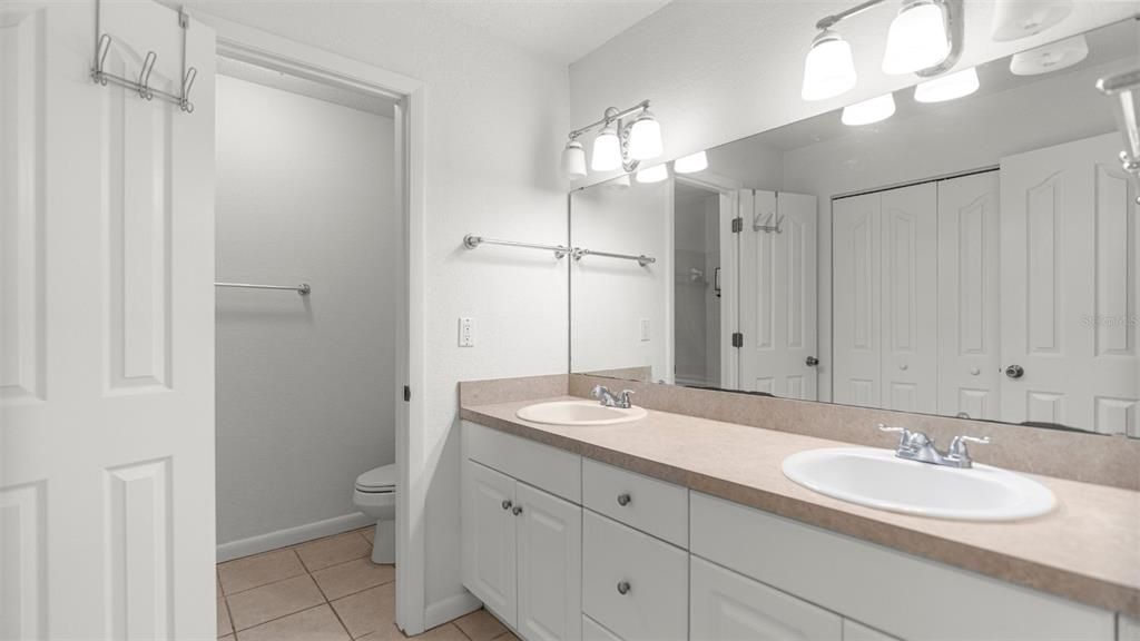 For Sale: $165,000 (4 beds, 2 baths, 1638 Square Feet)