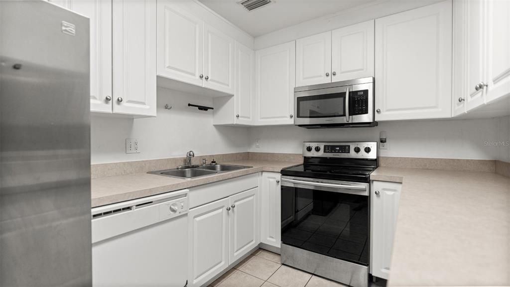 For Sale: $165,000 (4 beds, 2 baths, 1638 Square Feet)