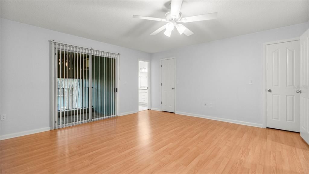 For Sale: $165,000 (4 beds, 2 baths, 1638 Square Feet)