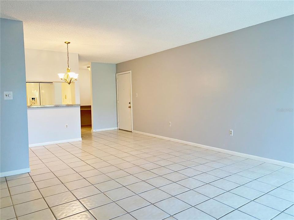 En Venta: $205,000 (2 camas, 2 baños, 1000 Pies cuadrados)