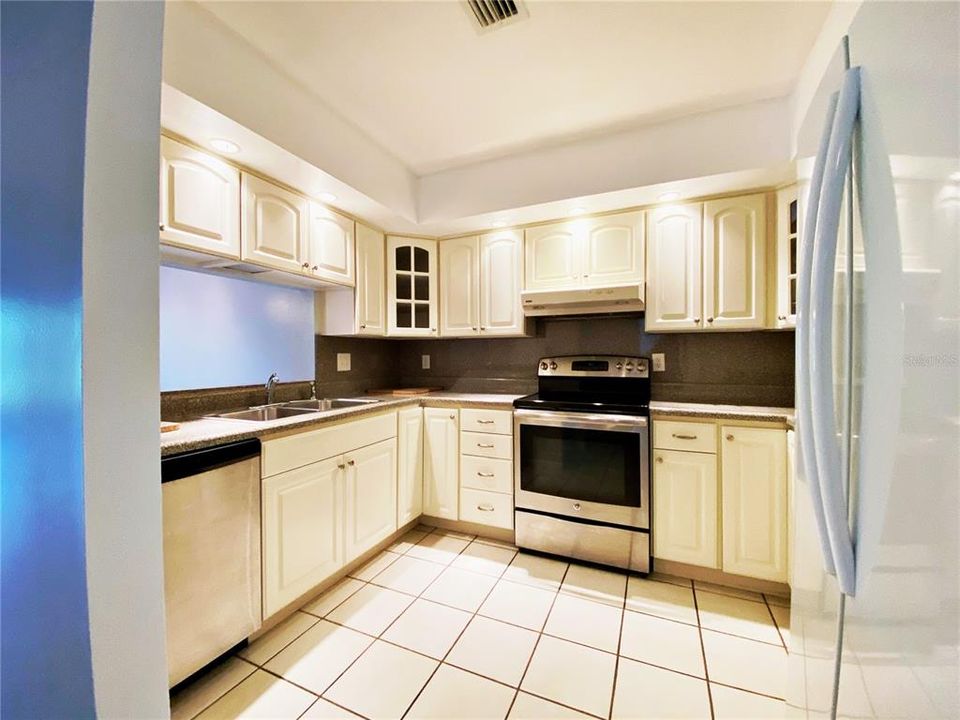 En Venta: $205,000 (2 camas, 2 baños, 1000 Pies cuadrados)