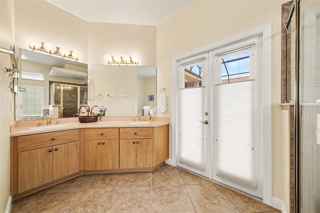 For Sale: $392,000 (3 beds, 3 baths, 2012 Square Feet)