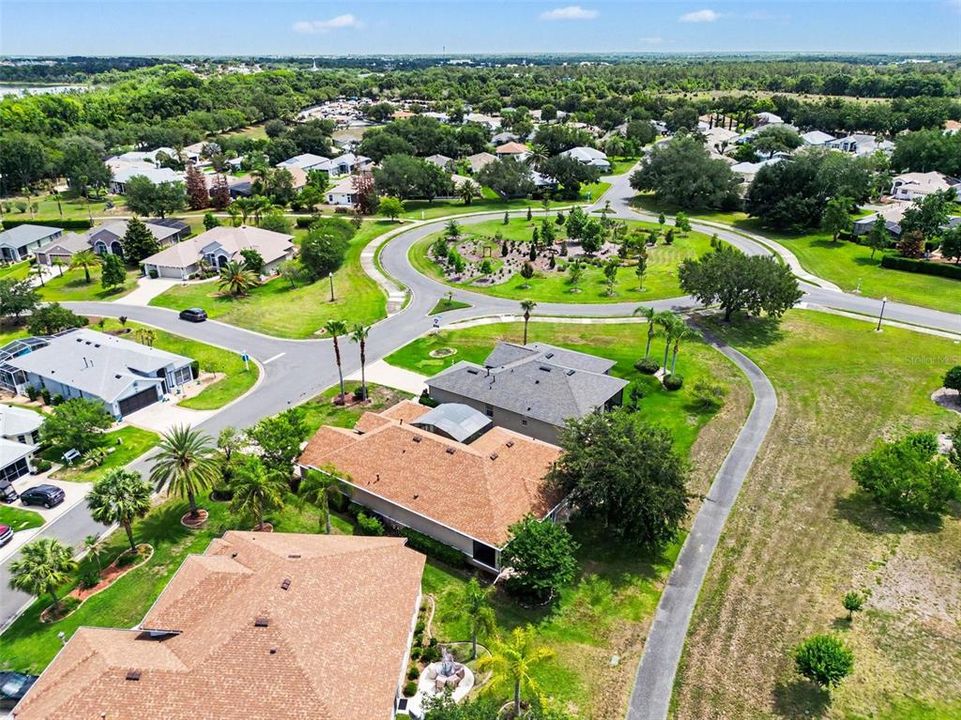 For Sale: $392,000 (3 beds, 3 baths, 2012 Square Feet)