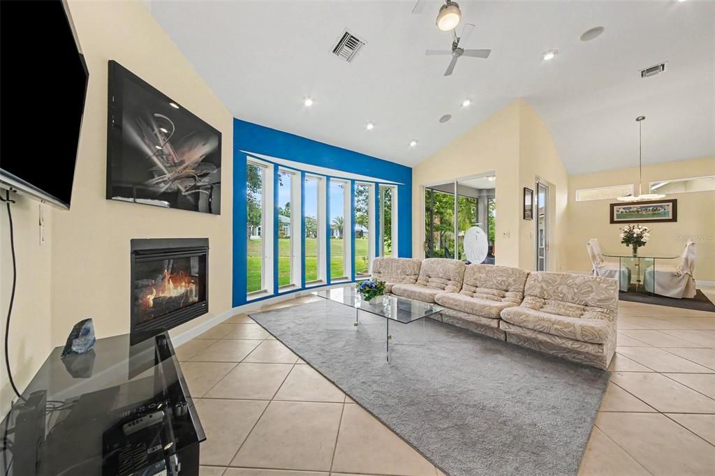 For Sale: $392,000 (3 beds, 3 baths, 2012 Square Feet)