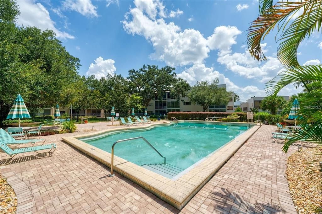For Sale: $390,000 (2 beds, 1 baths, 987 Square Feet)