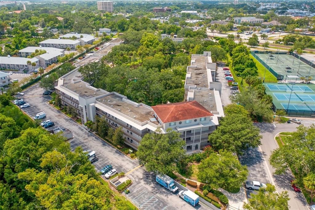 For Sale: $390,000 (2 beds, 1 baths, 987 Square Feet)