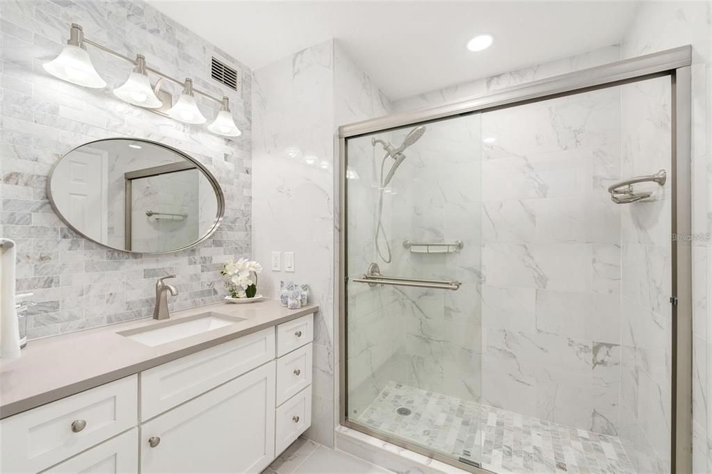For Sale: $390,000 (2 beds, 1 baths, 987 Square Feet)