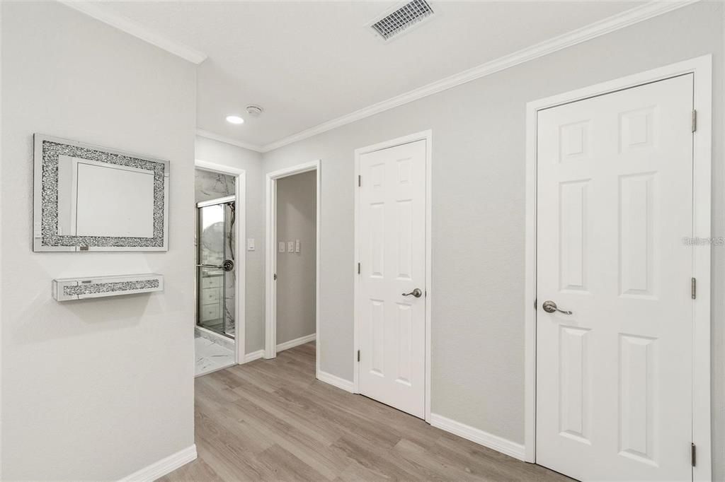 For Sale: $390,000 (2 beds, 1 baths, 987 Square Feet)