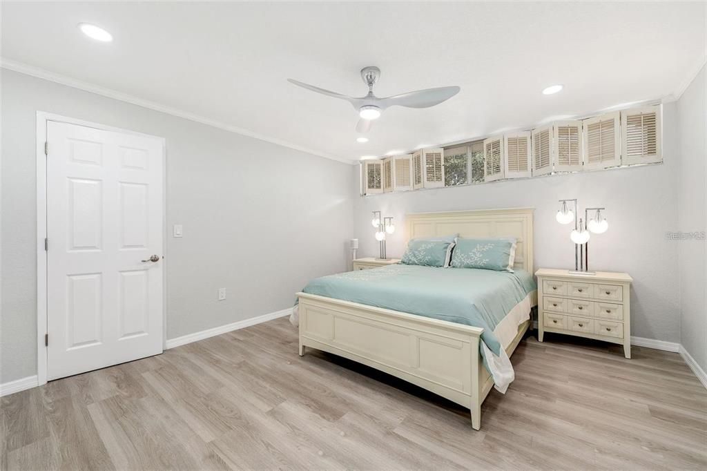 For Sale: $390,000 (2 beds, 1 baths, 987 Square Feet)