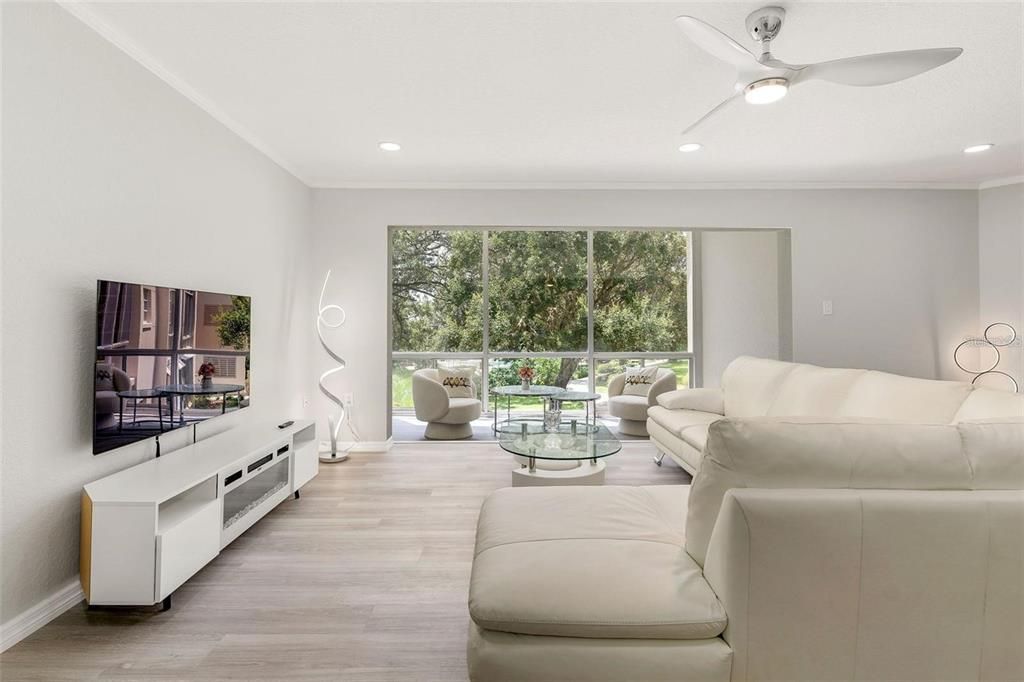 For Sale: $390,000 (2 beds, 1 baths, 987 Square Feet)