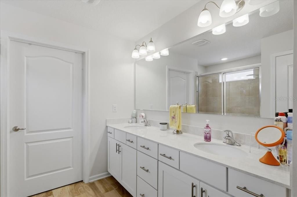 En Venta: $309,900 (3 camas, 2 baños, 1619 Pies cuadrados)
