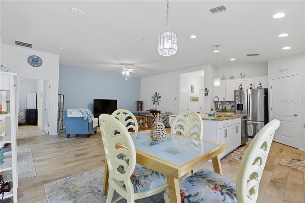 En Venta: $309,900 (3 camas, 2 baños, 1619 Pies cuadrados)