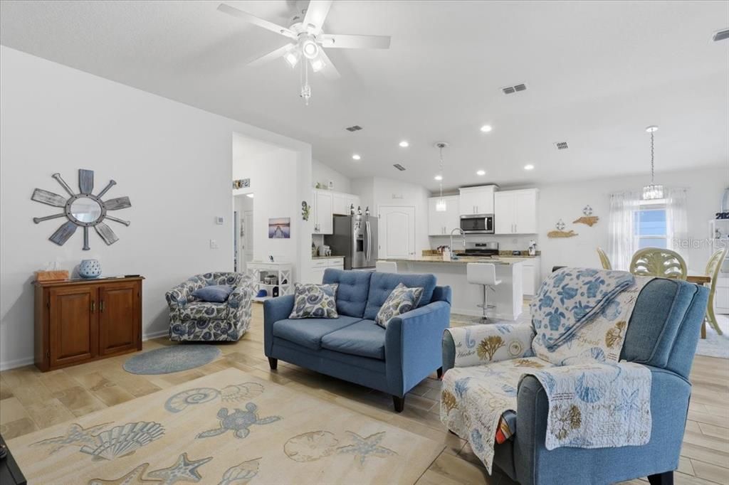 En Venta: $309,900 (3 camas, 2 baños, 1619 Pies cuadrados)