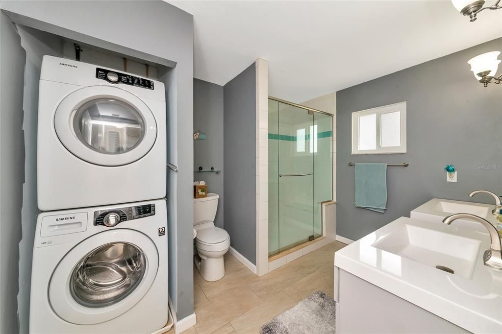 En Venta: $240,000 (2 camas, 2 baños, 1383 Pies cuadrados)