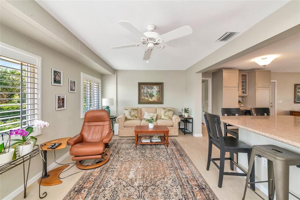 En Venta: $240,000 (2 camas, 2 baños, 1383 Pies cuadrados)