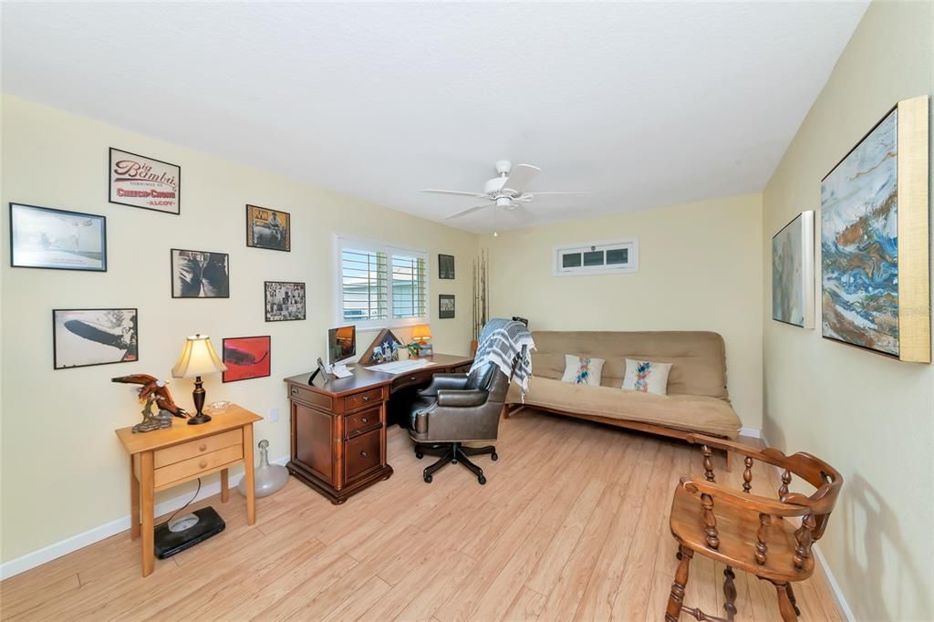 En Venta: $240,000 (2 camas, 2 baños, 1383 Pies cuadrados)