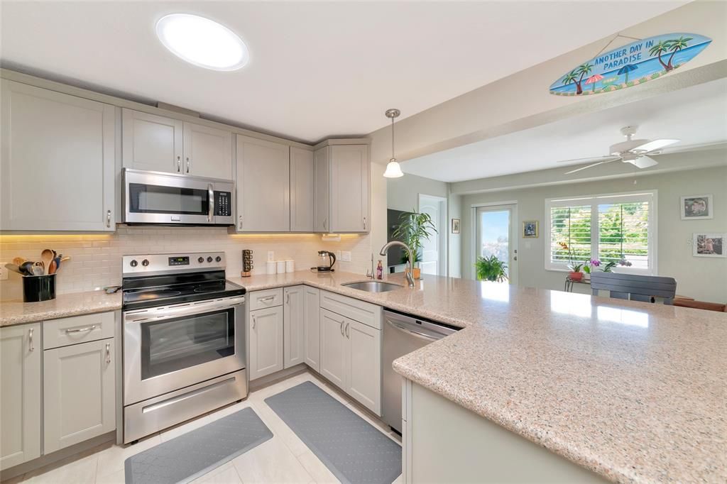 En Venta: $240,000 (2 camas, 2 baños, 1383 Pies cuadrados)