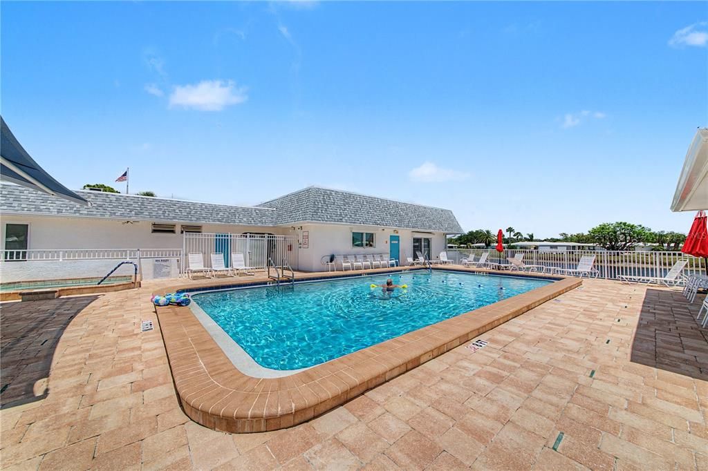 En Venta: $240,000 (2 camas, 2 baños, 1383 Pies cuadrados)
