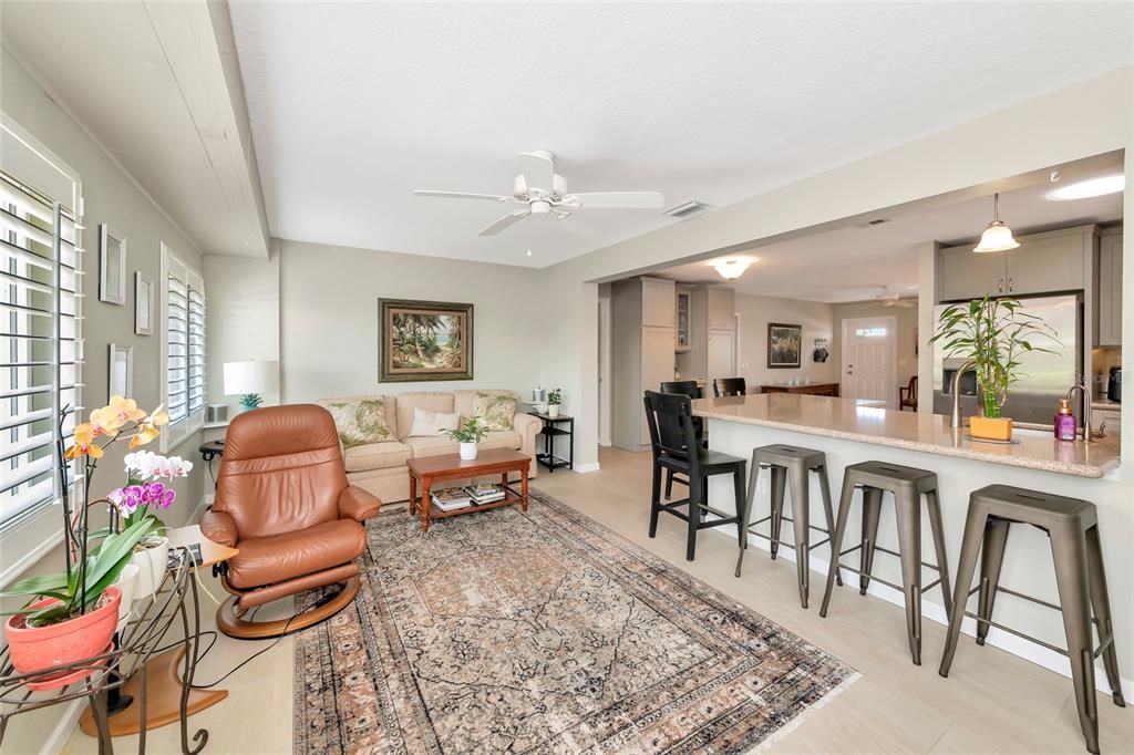 En Venta: $240,000 (2 camas, 2 baños, 1383 Pies cuadrados)