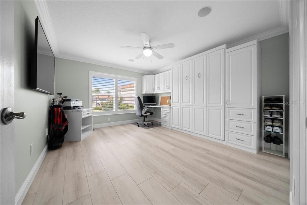 For Sale: $895,000 (3 beds, 2 baths, 1727 Square Feet)