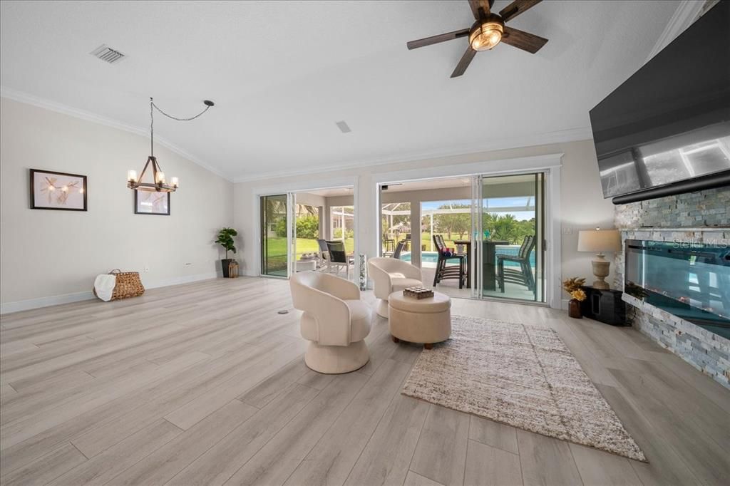 For Sale: $895,000 (3 beds, 2 baths, 1727 Square Feet)