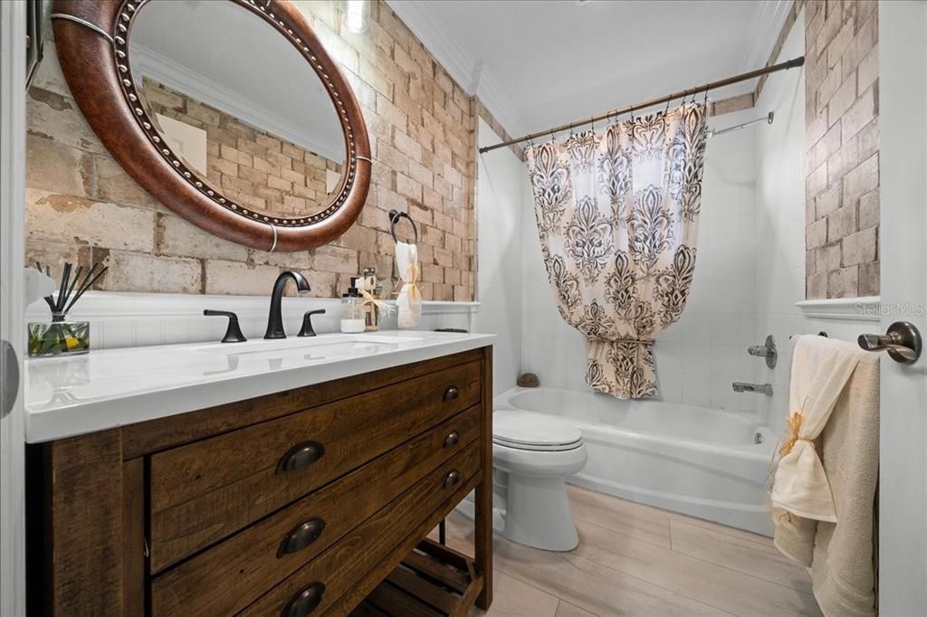 For Sale: $895,000 (3 beds, 2 baths, 1727 Square Feet)