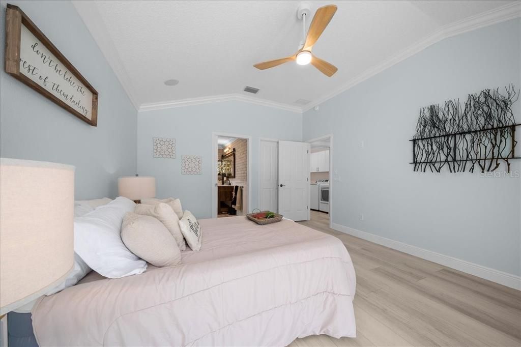 For Sale: $895,000 (3 beds, 2 baths, 1727 Square Feet)