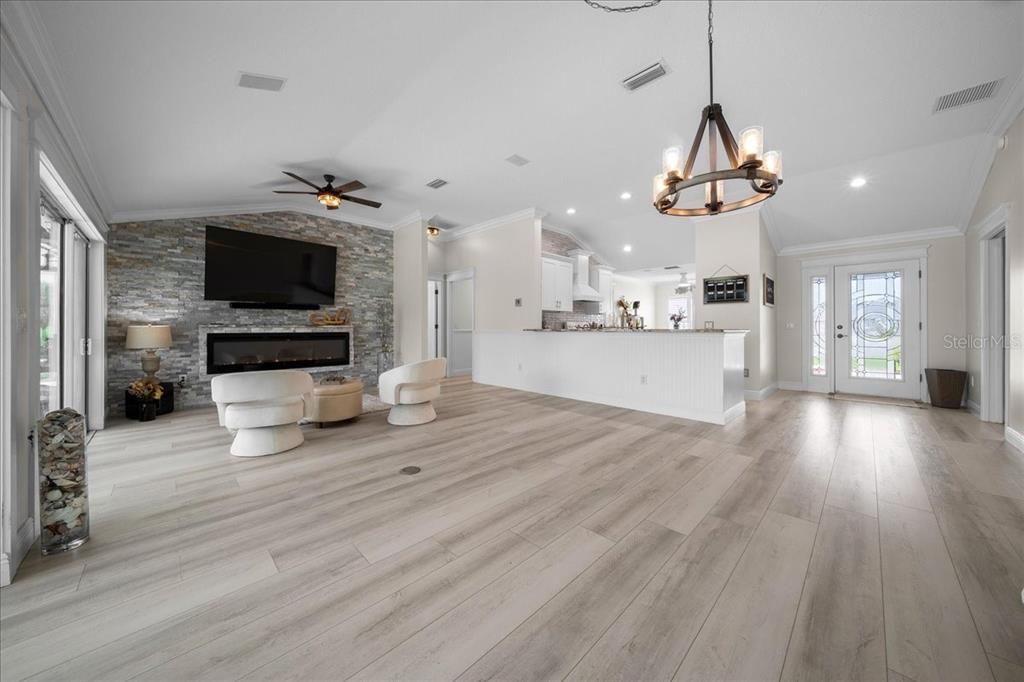For Sale: $895,000 (3 beds, 2 baths, 1727 Square Feet)