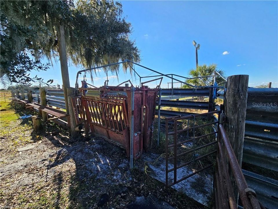For Sale: $1,800,000 (109.47 acres)