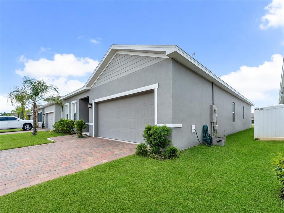 En Venta: $420,000 (4 camas, 2 baños, 1996 Pies cuadrados)
