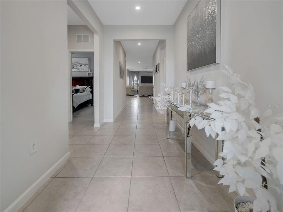 En Venta: $420,000 (4 camas, 2 baños, 1996 Pies cuadrados)