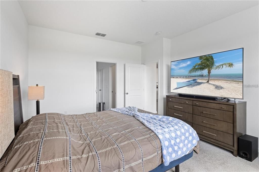 For Rent: $2,800 (3 beds, 2 baths, 1718 Square Feet)