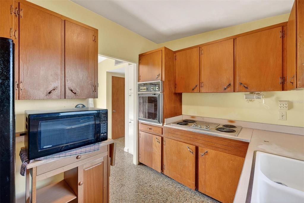 На продажу: $445,000 (4 спален, 1 ванн, 2998 Квадратных фут)