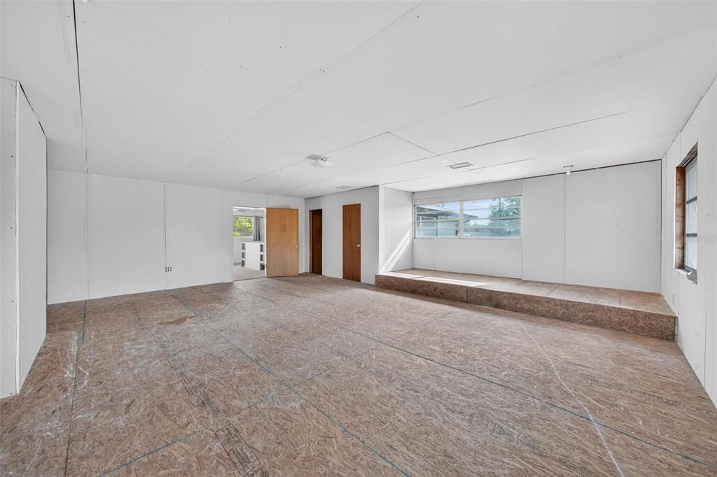 На продажу: $445,000 (4 спален, 1 ванн, 2998 Квадратных фут)