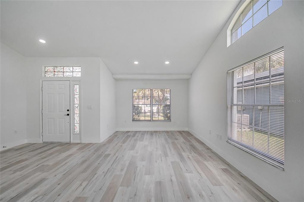 For Sale: $360,000 (3 beds, 2 baths, 1420 Square Feet)