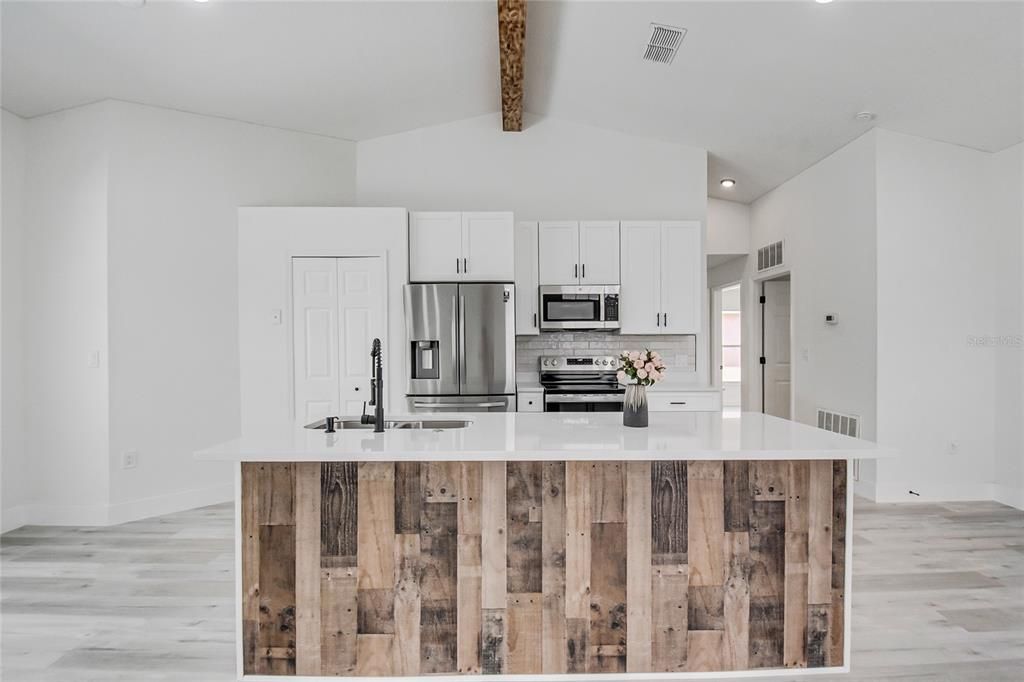 For Sale: $360,000 (3 beds, 2 baths, 1420 Square Feet)