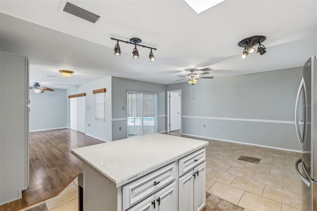 Active With Contract: $319,900 (2 beds, 2 baths, 1704 Square Feet)