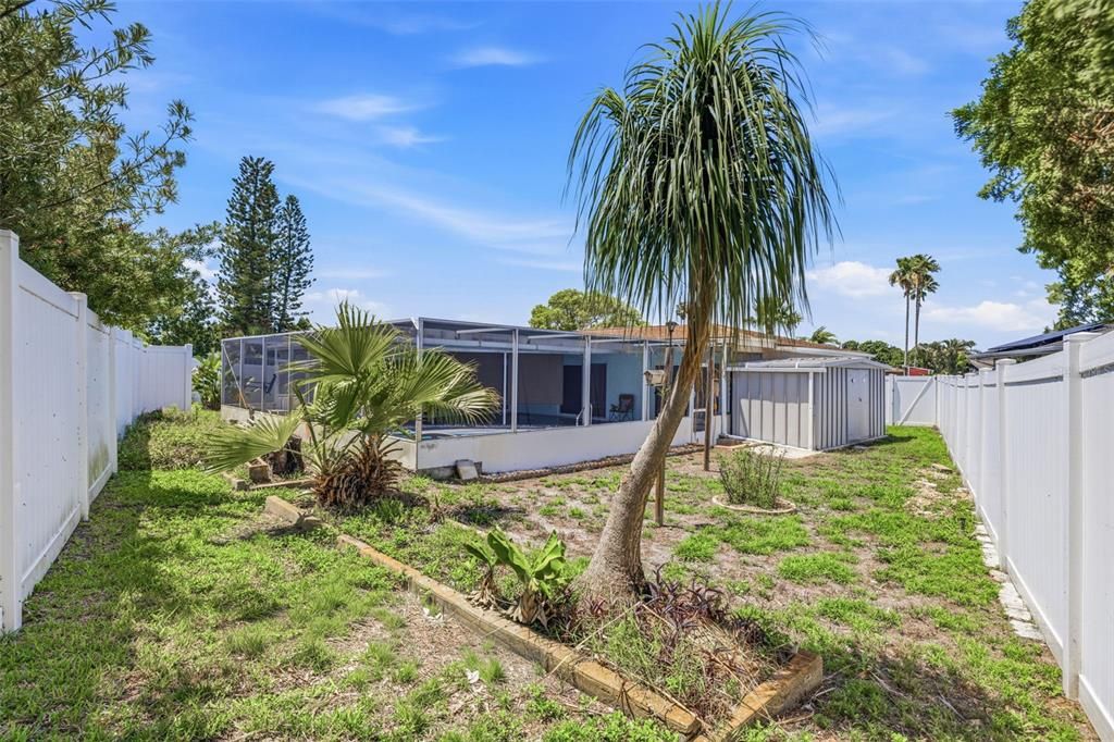 Active With Contract: $319,900 (2 beds, 2 baths, 1704 Square Feet)