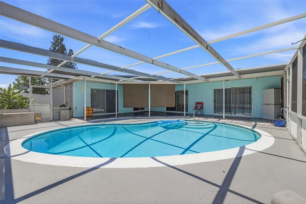 Active With Contract: $319,900 (2 beds, 2 baths, 1704 Square Feet)