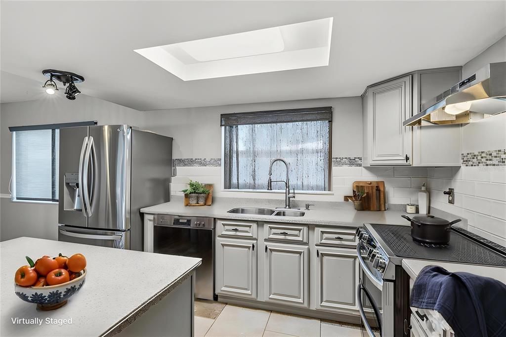 Active With Contract: $319,900 (2 beds, 2 baths, 1704 Square Feet)