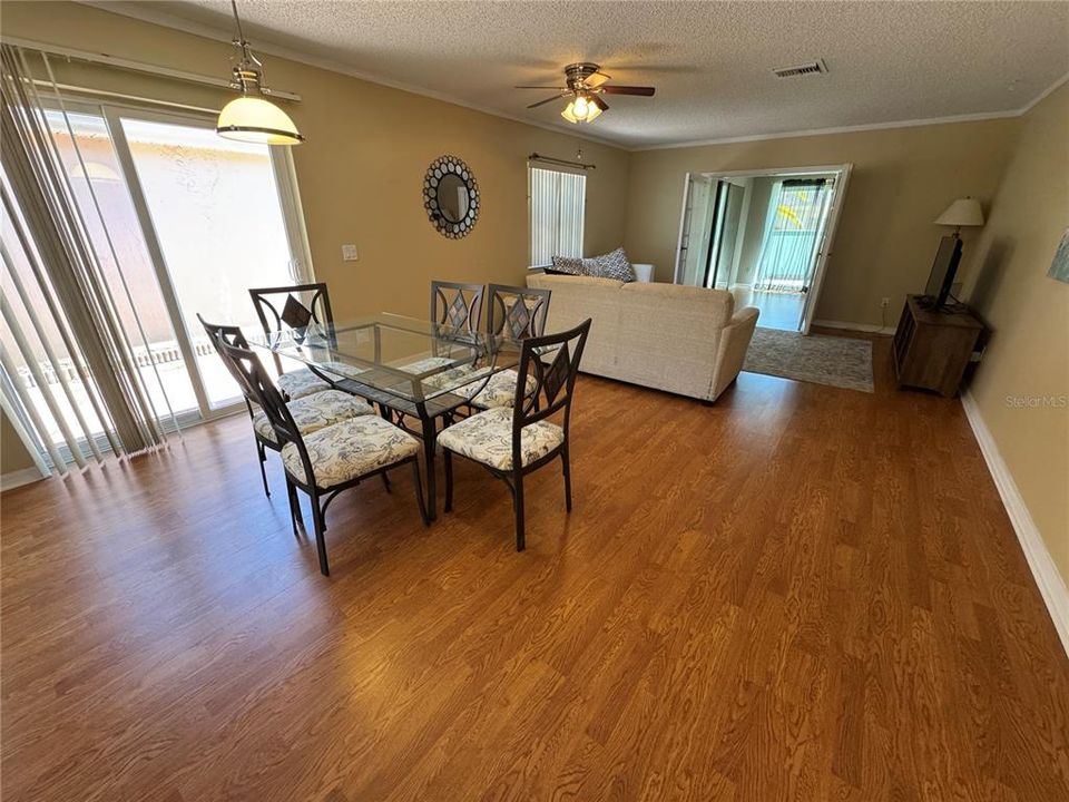 For Rent: $1,700 (2 beds, 2 baths, 1075 Square Feet)