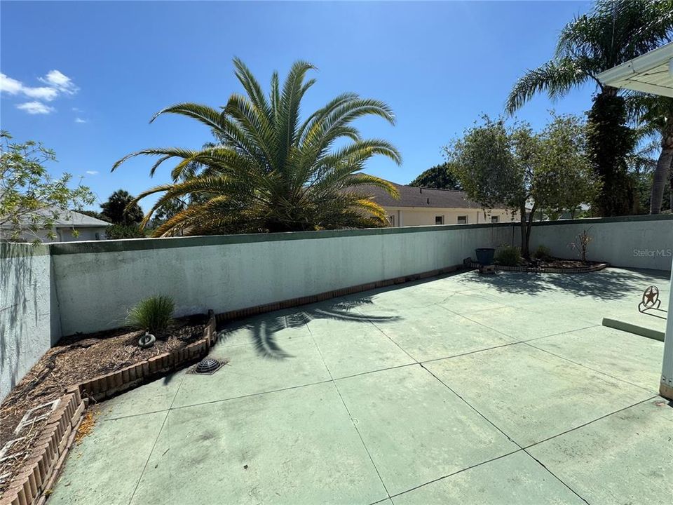 For Rent: $1,700 (2 beds, 2 baths, 1075 Square Feet)