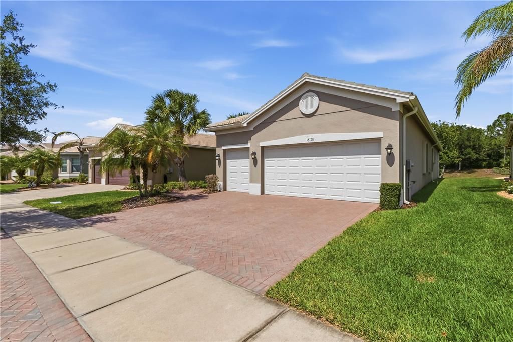 For Sale: $450,000 (3 beds, 2 baths, 2171 Square Feet)