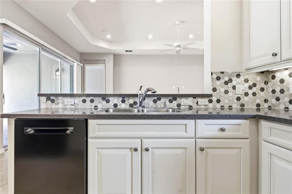 For Sale: $450,000 (3 beds, 2 baths, 2171 Square Feet)
