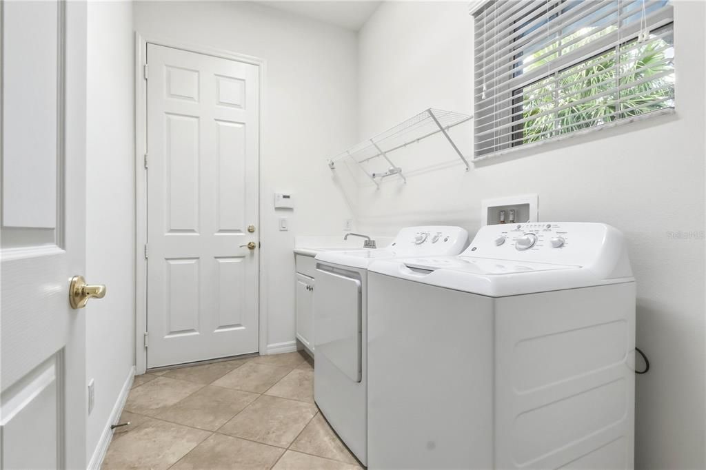For Sale: $450,000 (3 beds, 2 baths, 2171 Square Feet)