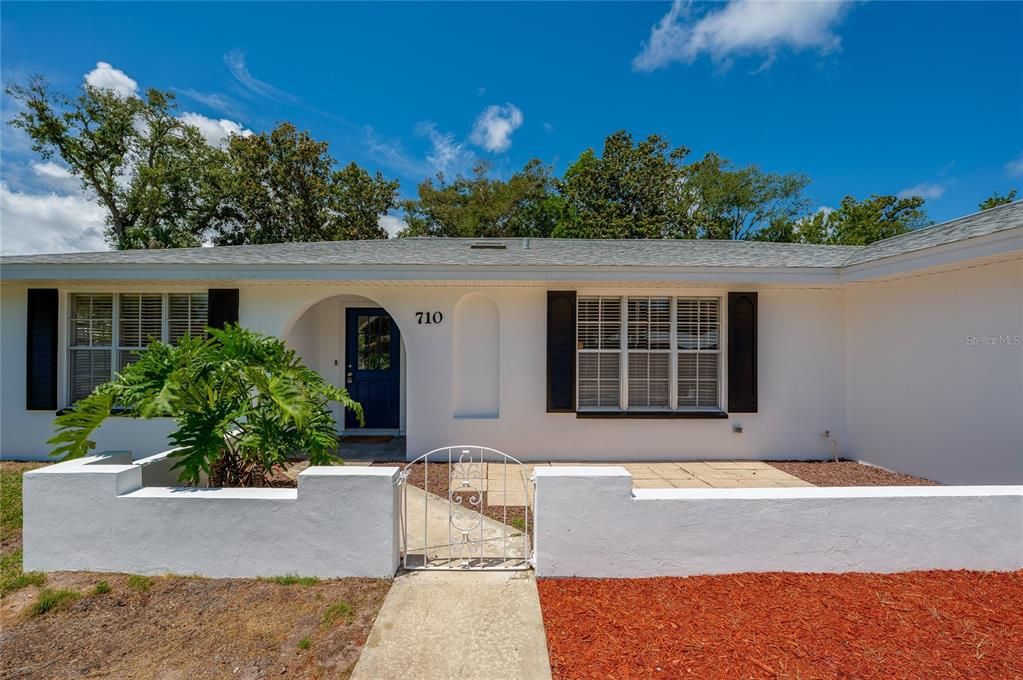 Active With Contract: $365,000 (3 beds, 2 baths, 1958 Square Feet)