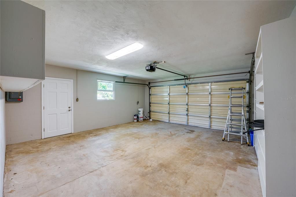Active With Contract: $365,000 (3 beds, 2 baths, 1958 Square Feet)