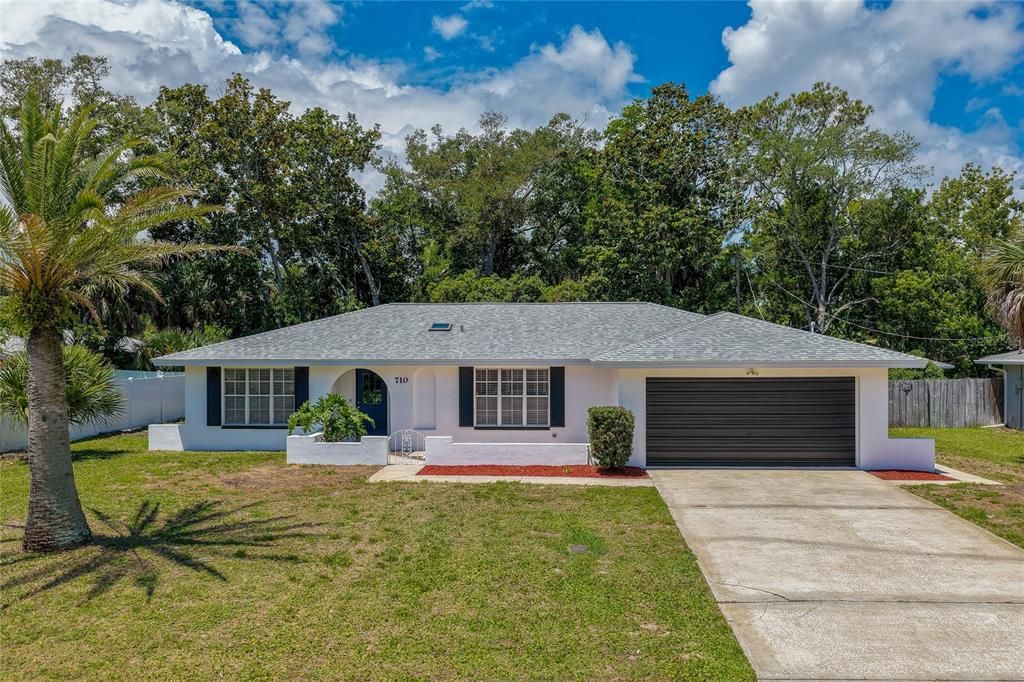 Active With Contract: $365,000 (3 beds, 2 baths, 1958 Square Feet)