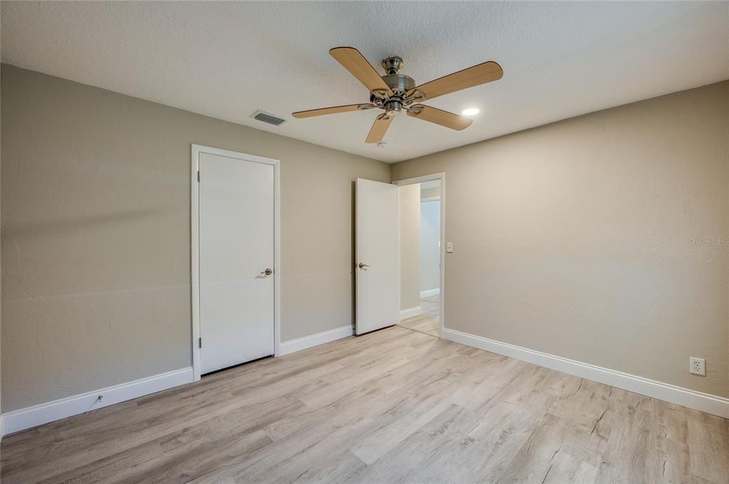 Active With Contract: $365,000 (3 beds, 2 baths, 1958 Square Feet)